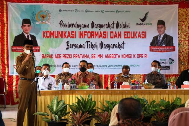 Bupati Kabupaten Limapuluh Kota, Safaruddin Dt. Bandaro Rajo membuka secara resmi kegiatan sosialisasi pemberdayaan Masyarakat melalui Komunikasi, Informasi dan Edukasi (KIE) yang diinisiasi oleh Anggota Komisi IX DPR-RI Ade Rezki Pratama bersama Badan Pe